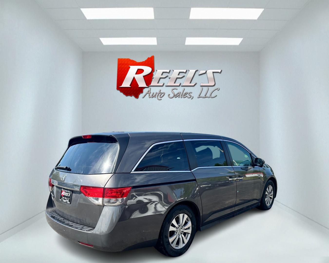 2015 Gray /Grey Honda Odyssey EX-L (5FNRL5H67FB) with an 3.5L V6 SOHC 24V engine, 6-Speed Automatic transmission, located at 547 E. Main St., Orwell, OH, 44076, (440) 437-5893, 41.535435, -80.847855 - Photo#5